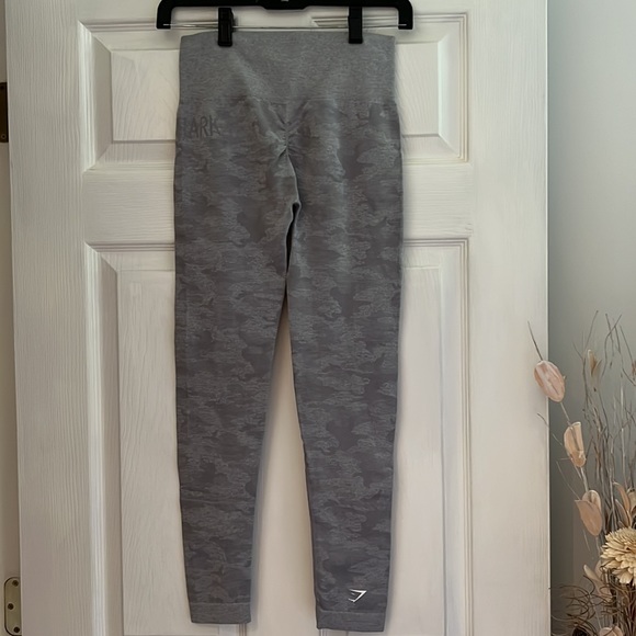 Gymshark Grey Camo Seamless Leggings with Butt Scrunch - Size S - Picture 3 of 5